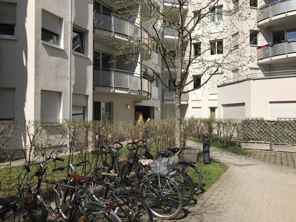 Kn Kahtan Boarding House Apartment Мюнхен Екстериор снимка
