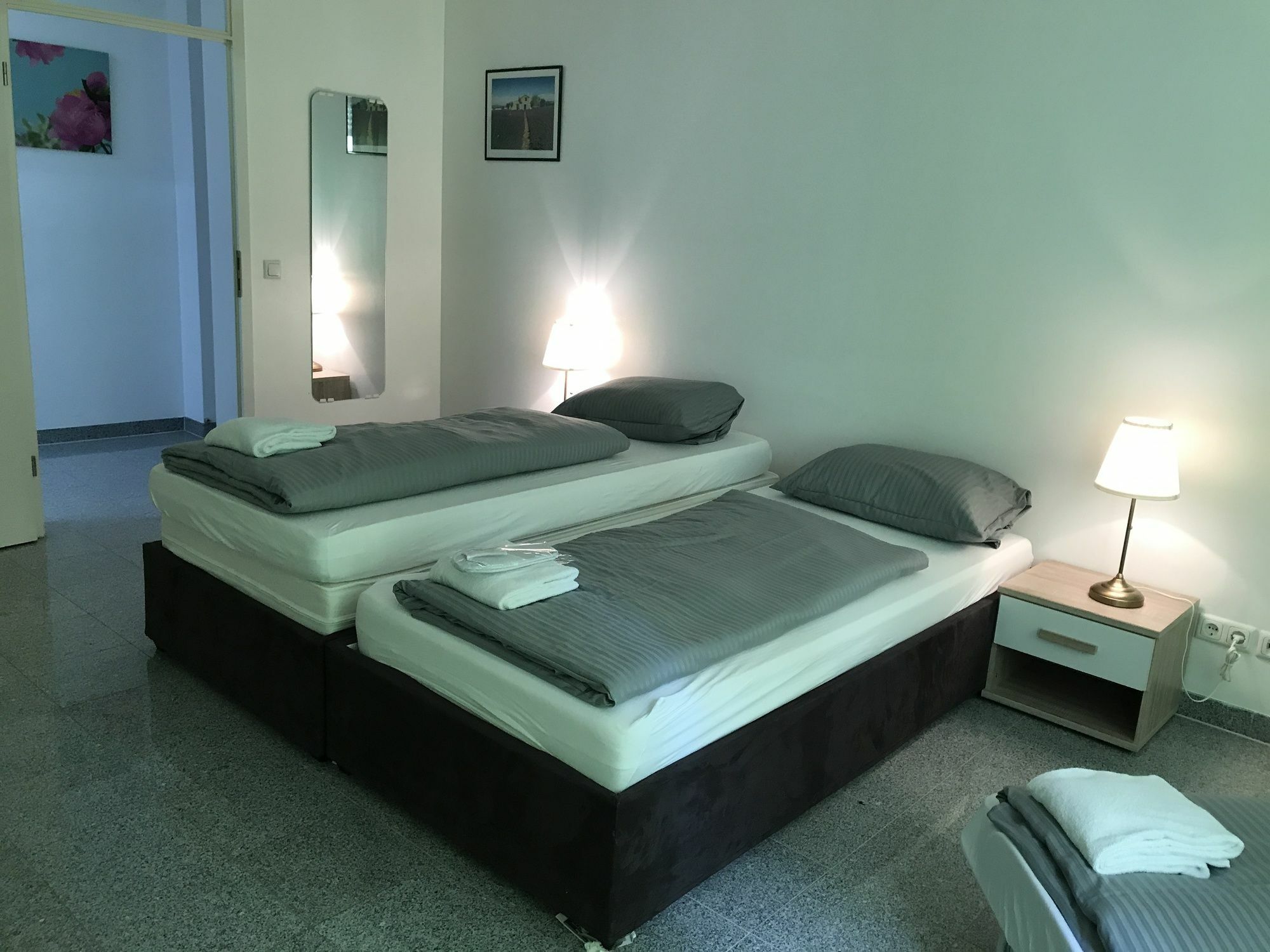 Kn Kahtan Boarding House Apartment Мюнхен Екстериор снимка