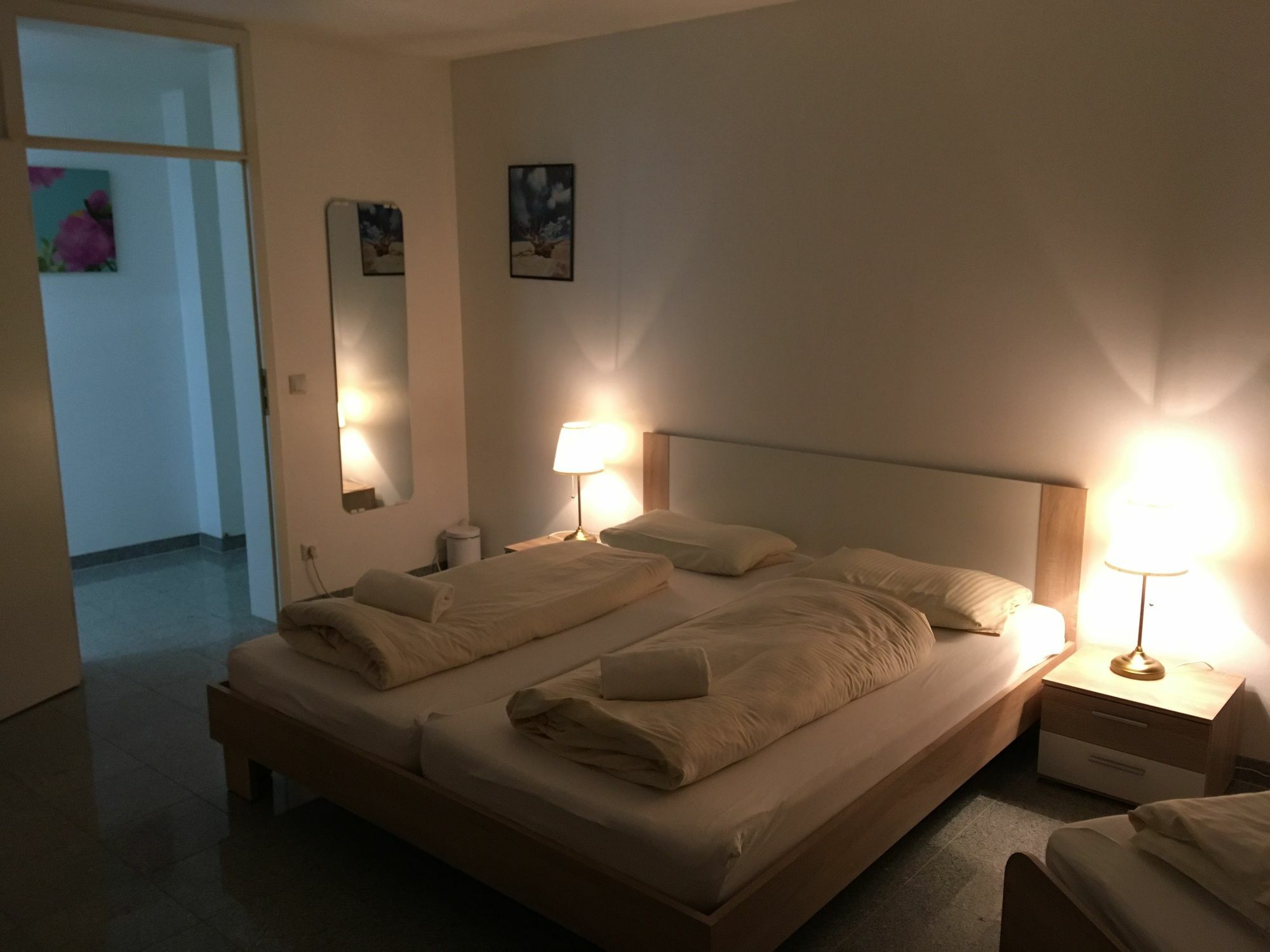 Kn Kahtan Boarding House Apartment Мюнхен Екстериор снимка