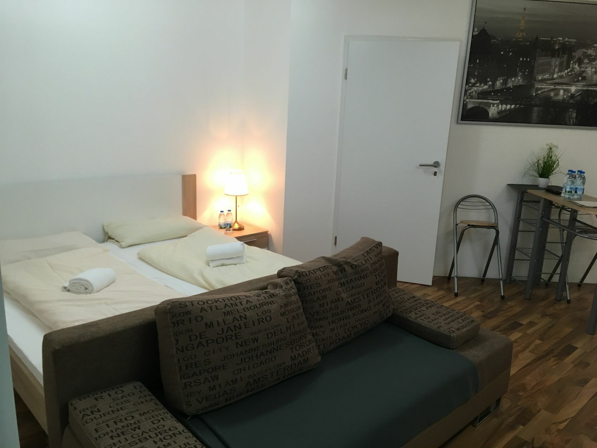 Kn Kahtan Boarding House Apartment Мюнхен Екстериор снимка
