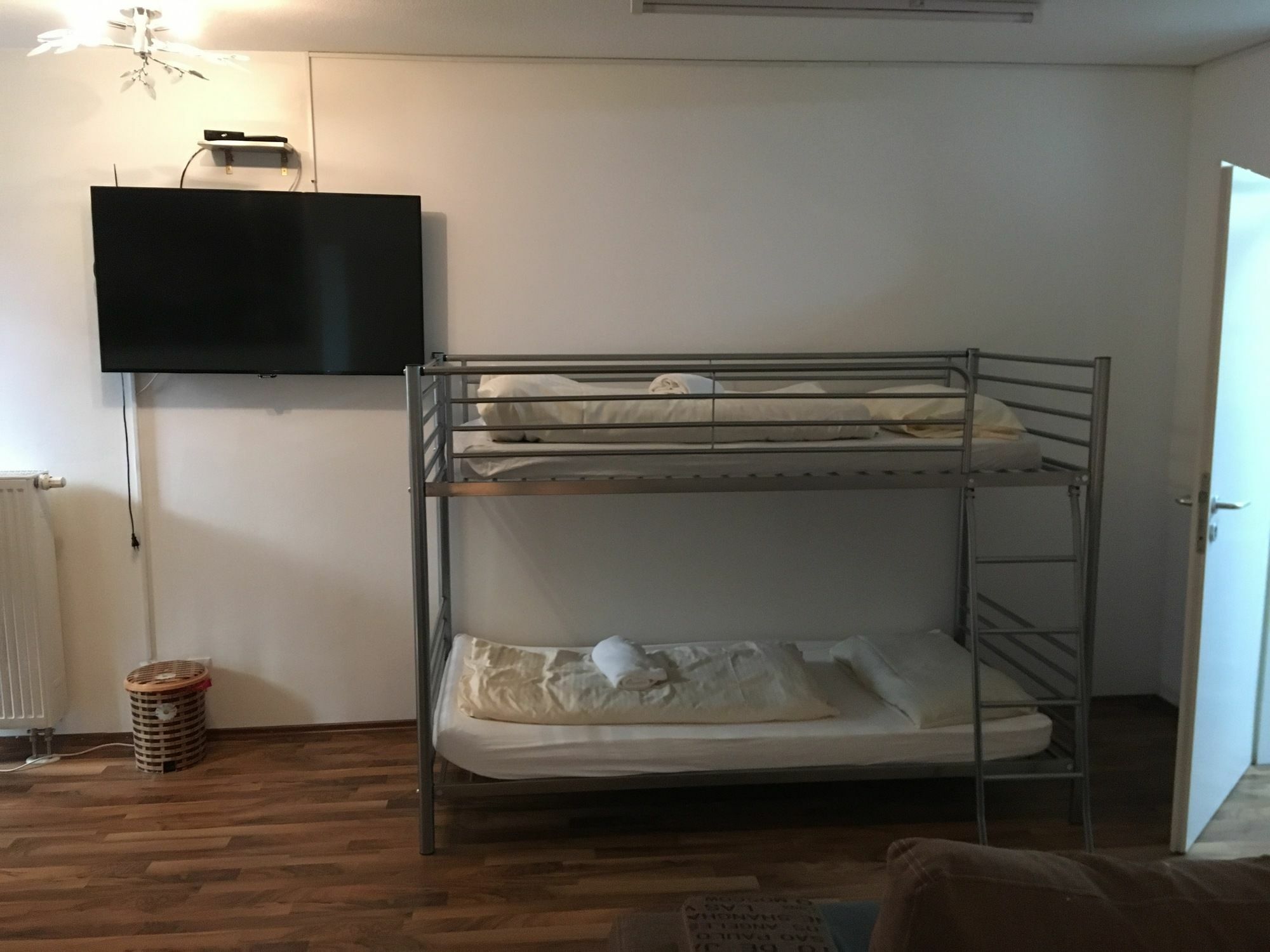 Kn Kahtan Boarding House Apartment Мюнхен Екстериор снимка