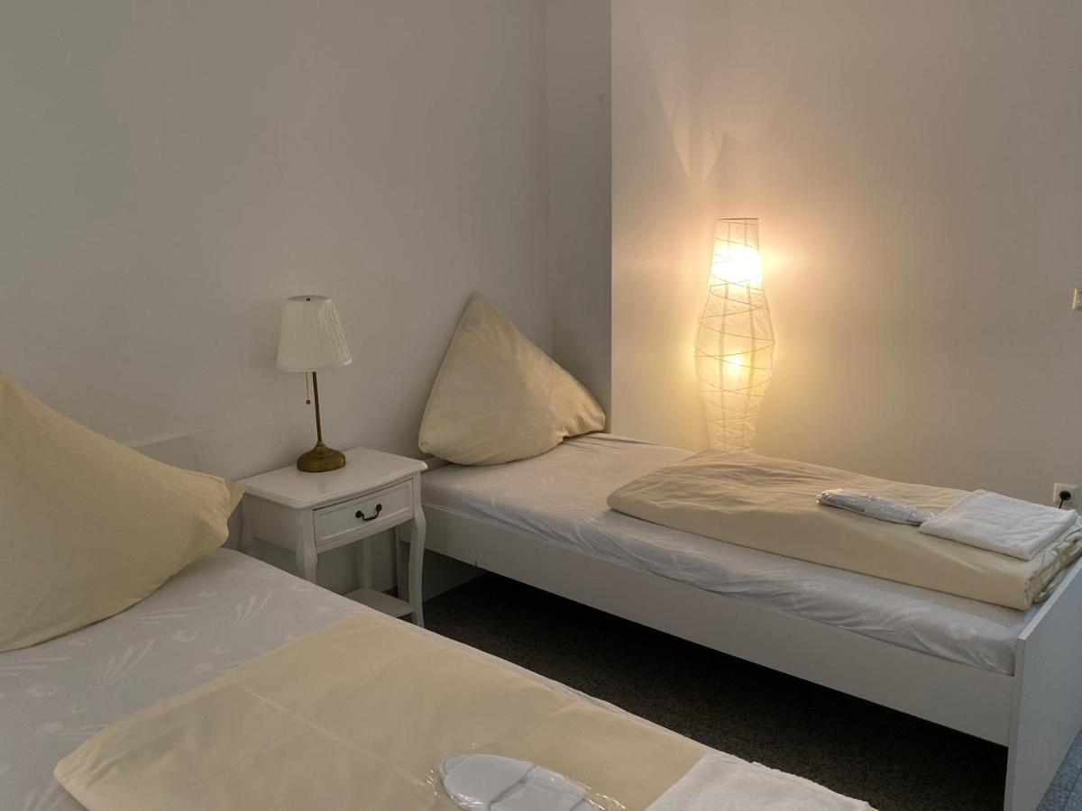 Kn Kahtan Boarding House Apartment Мюнхен Екстериор снимка